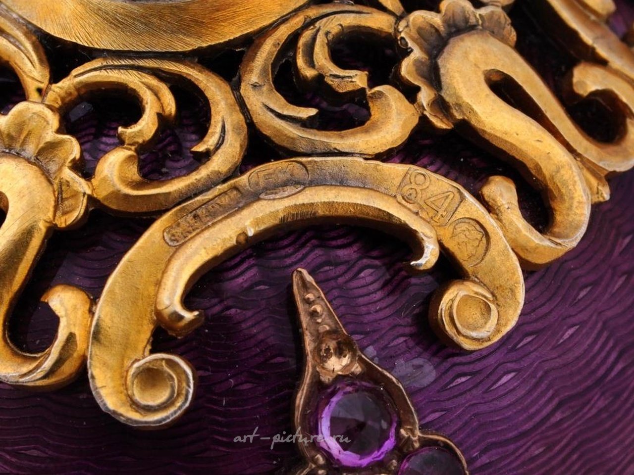 Русское серебро , Русская декоративная бутылка или флакон с позолоченной серебряной крышкой