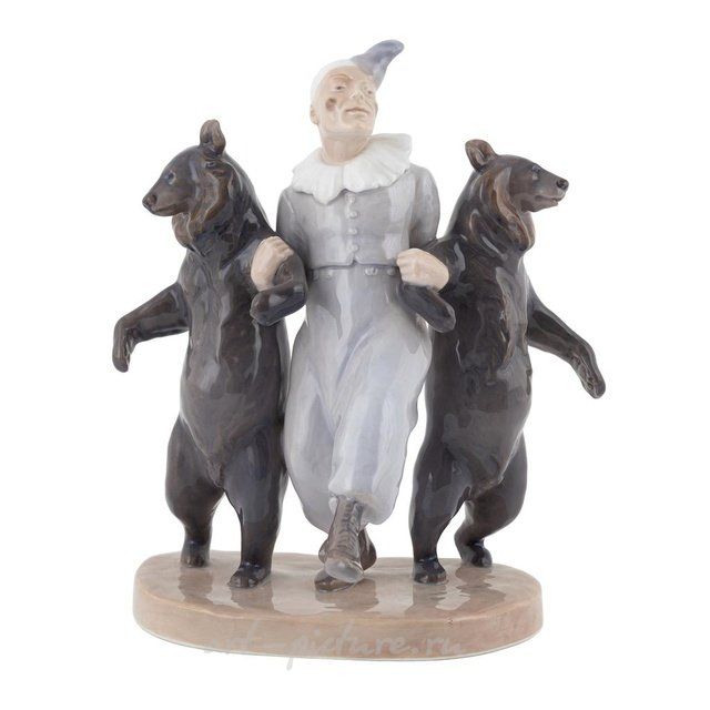 Фарфоровая фигура "Клоун и танцующие медведи"