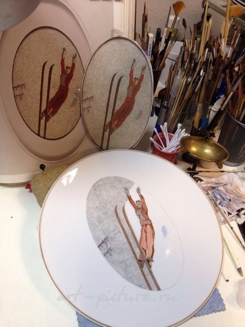 盘子 马赛克  метро "Маяковская" 亚历山大·德涅卡 "男孩和女孩跳入水中" 工坊 伊戈尔·克里门科夫 Klimenkoff