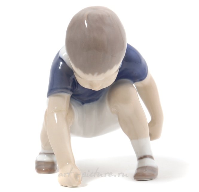 Дикки (мальчик, рисующий на асфальте). Дания, г. Копенгаген, Bing & Grondahl