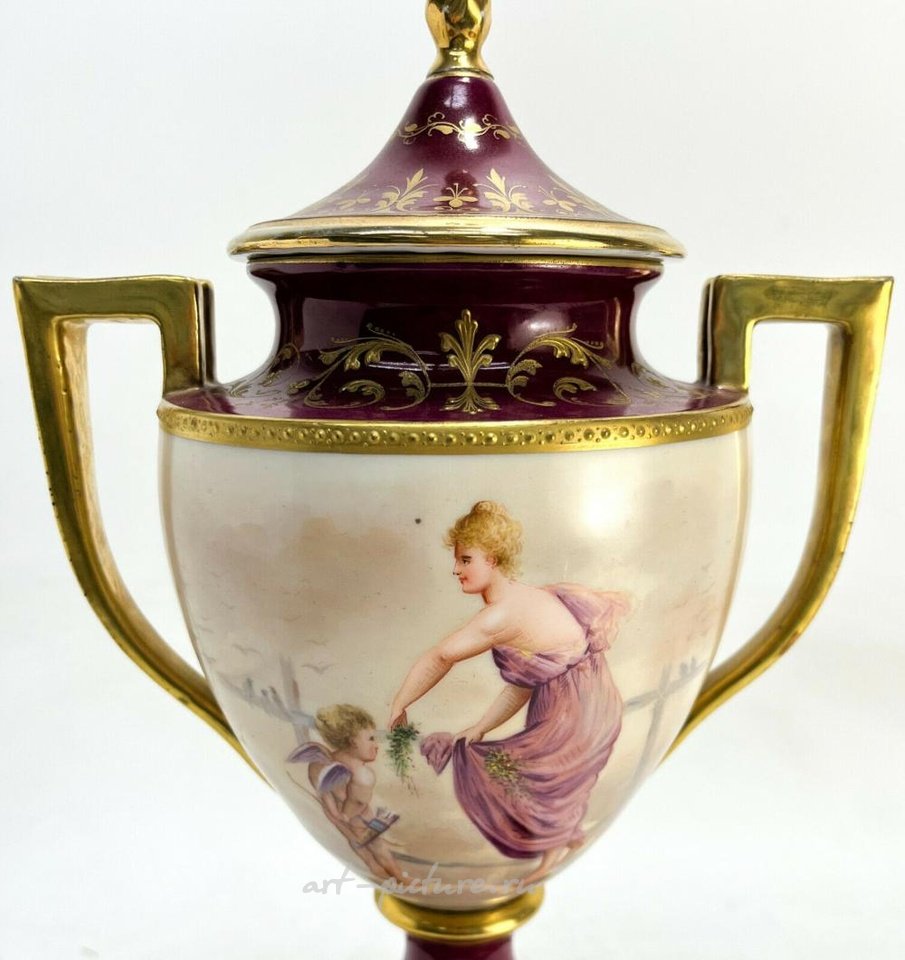 Royal Vienna , Роскошная австрийская ваза из фарфора, сделанная вручную, около 1910 года