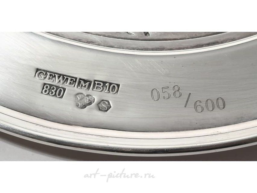 Коллекционная серебряная тарелка с портретом шведского поэта и писателя Биргера Сёберга Швеция, г.Мальме, мастерская GEWE SILVERVARUFABRIKEN AB, 1976 год.