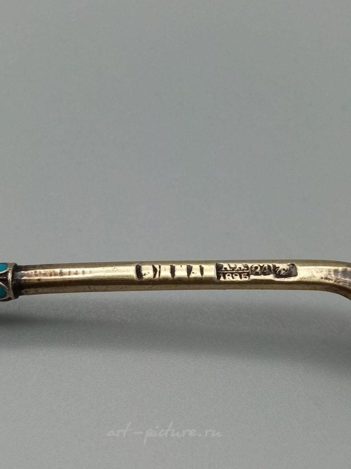 Русское серебро , Шесть серебряных позолоченных русских чайных ложек с эмалью